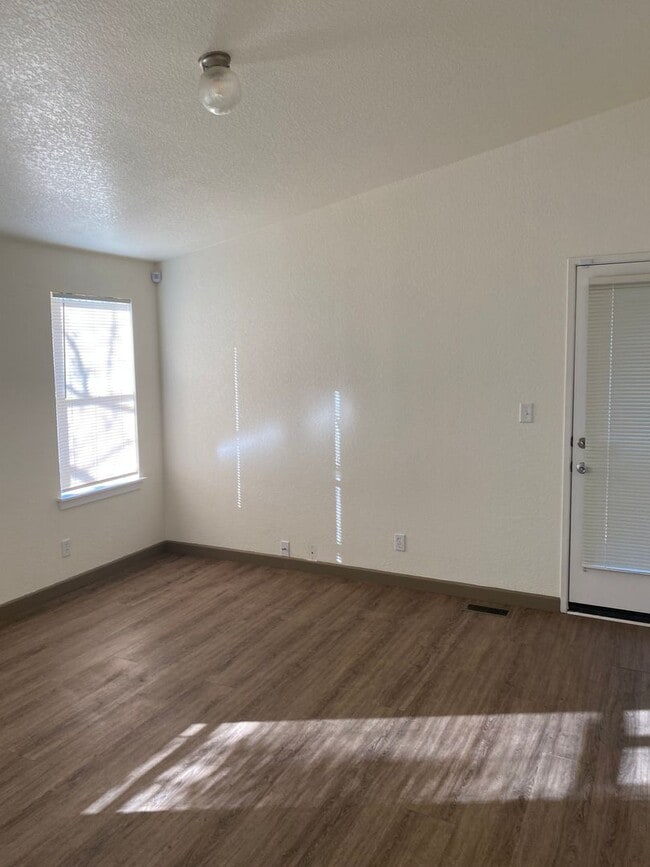 Building Photo - 270 Phelan Ranch Way