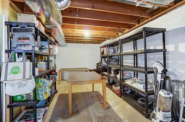 Building Photo - 1599 Yellowglen Dr