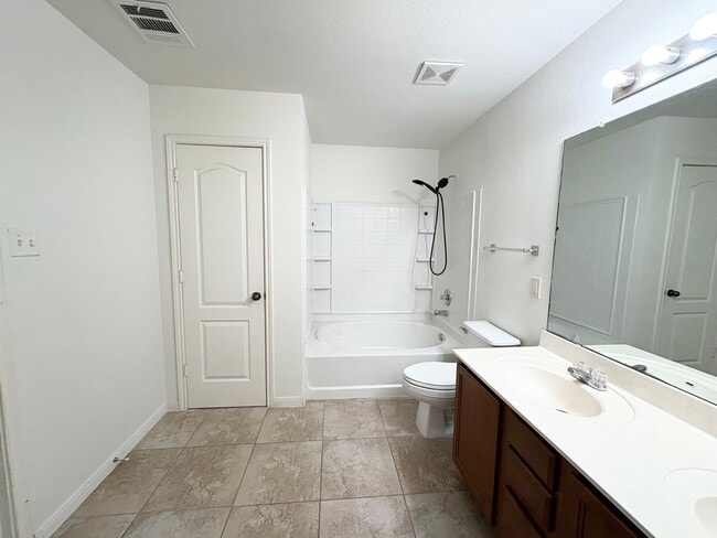 Building Photo - 2502 Perkins Pl