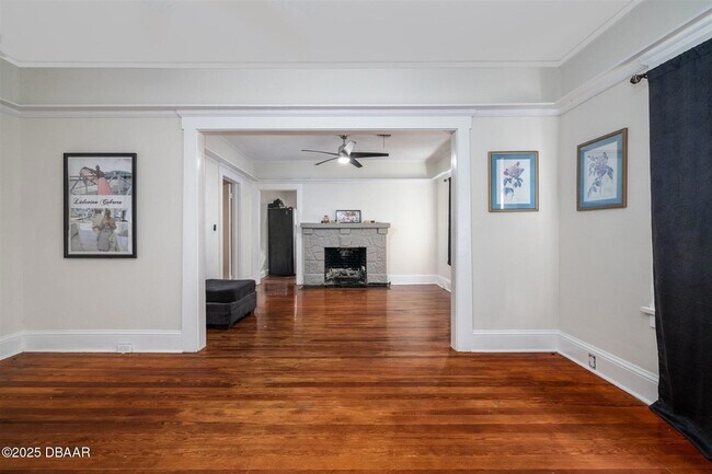 Building Photo - 121 Bellevue Ave