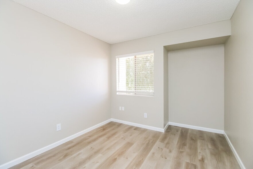 Building Photo - 3440 E Southern Ave