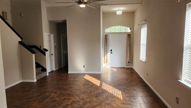 Building Photo - 3911 Falvel Cove Dr