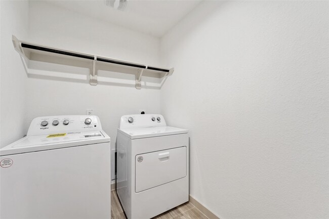 Building Photo - 714 Boer Plns Dr