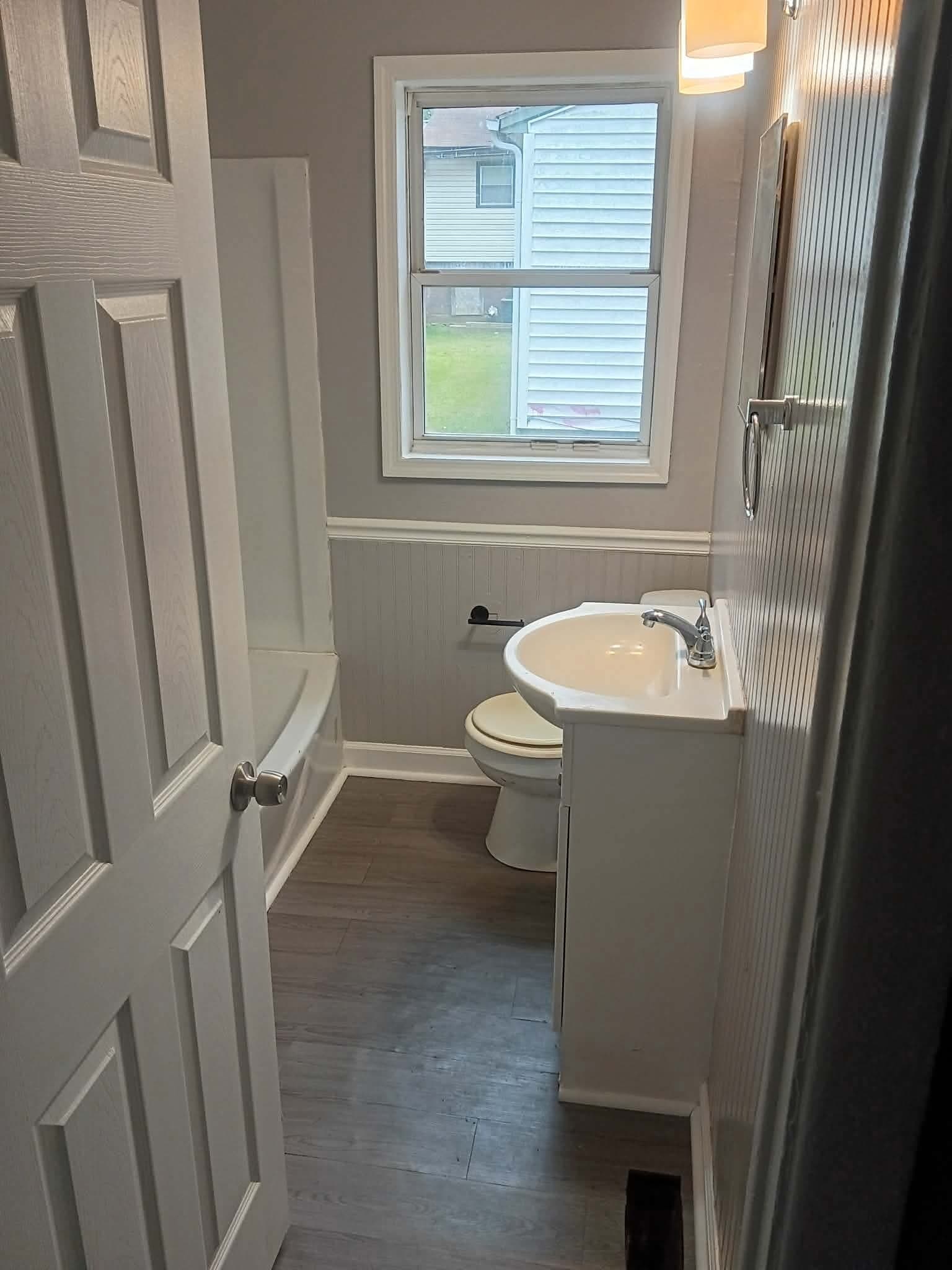 Building Photo - 5075 Scenic Dr