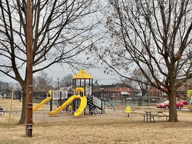 Building Photo - Renovated 3 Bed / 1.5 Bath in Essex | Parking Pad | Available 1/19/2026