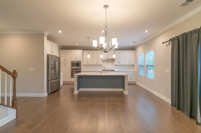 Building Photo - Spacious & Elegant 4 Bedroom Home in Fort ...