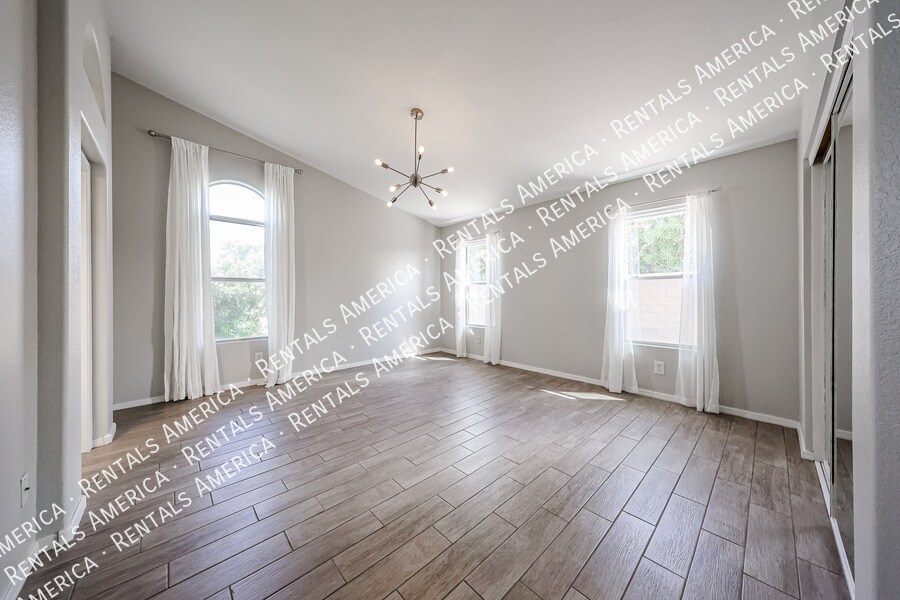 Building Photo - 153 S Garnet Rd