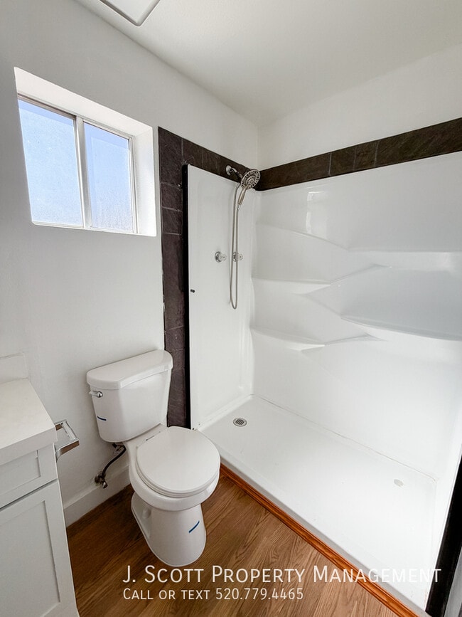 Building Photo - 3621 W Sandra Terrace