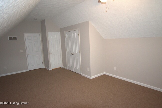 Building Photo - 10407 Pinoak View Dr