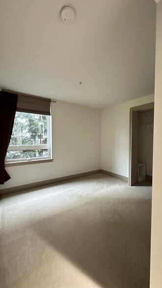 Building Photo - 4547 8th Ave NE