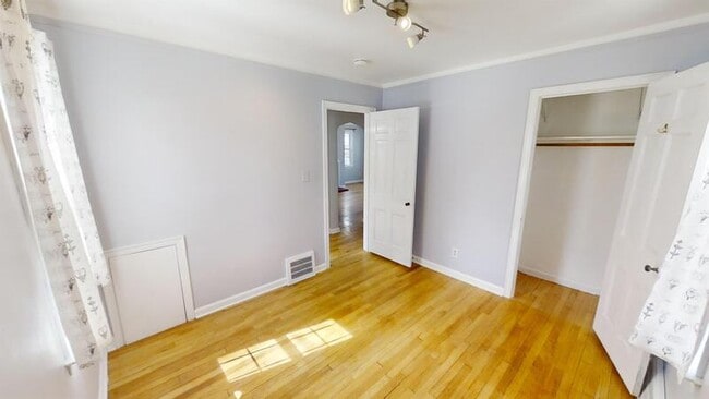 Building Photo - 601 W Hoover Ave