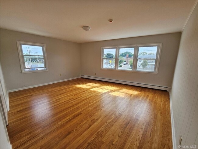 Building Photo - 355 Hicksville Rd