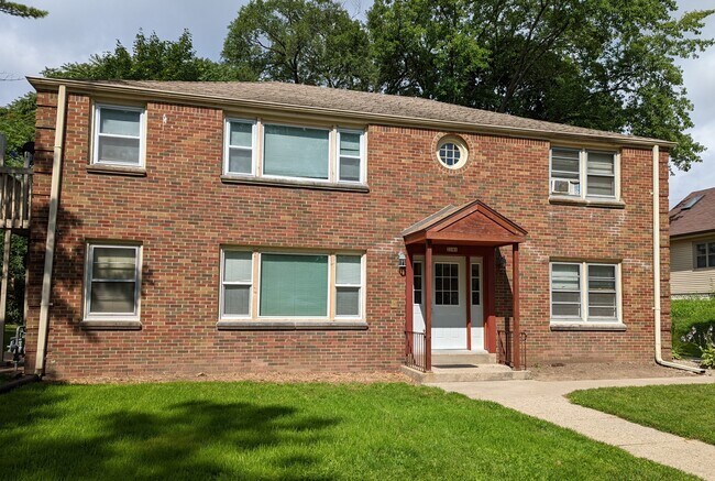 Building Photo - 3141 S 48th St