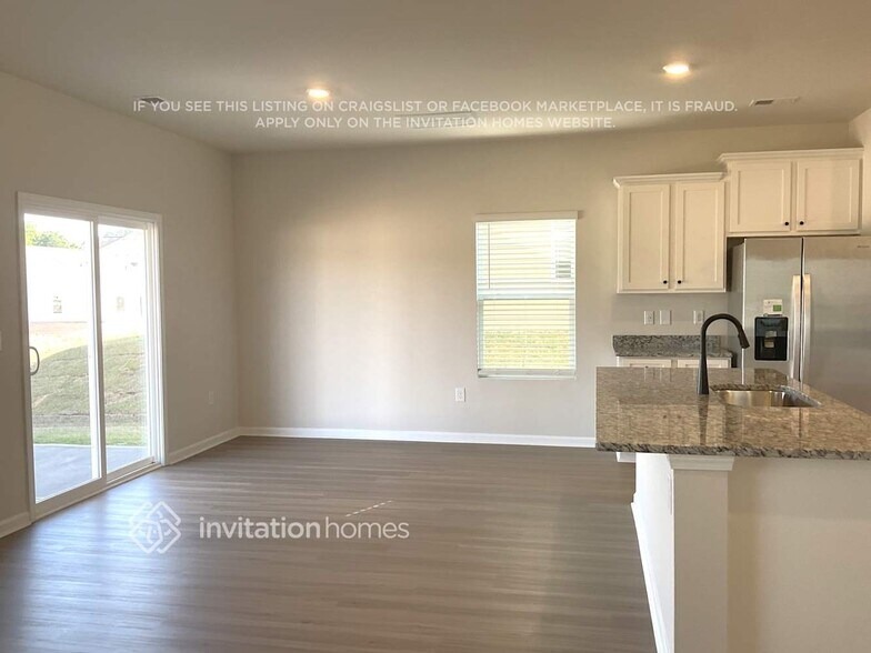 Building Photo - 3339 Fox Hall Dr