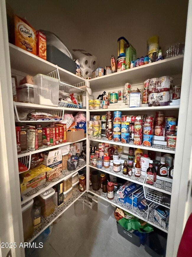 Building Photo - 6014 E Helios Dr