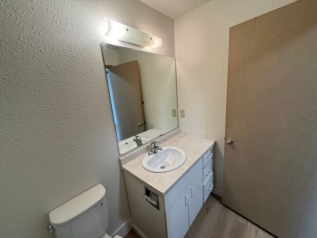 Building Photo - 1041/A/