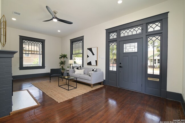 Primary Photo - 207 Loretta Pl