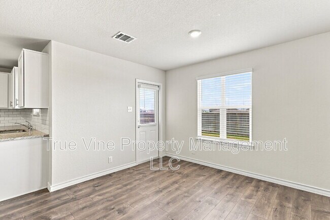 Building Photo - 913 Rolling River