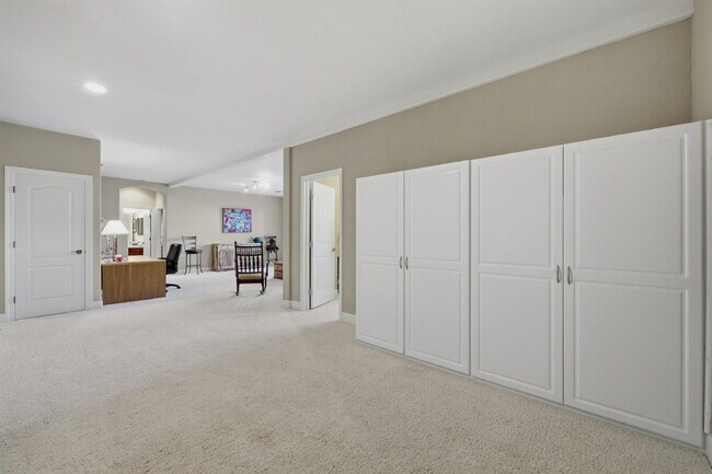 Building Photo - Elegant Arrowcreek Home!