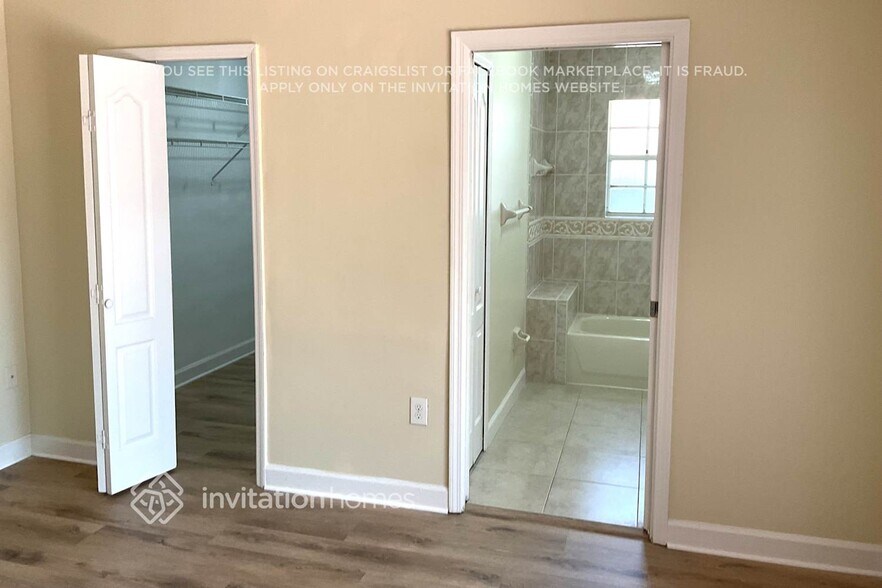 Building Photo - 14108 SW 145th Pl
