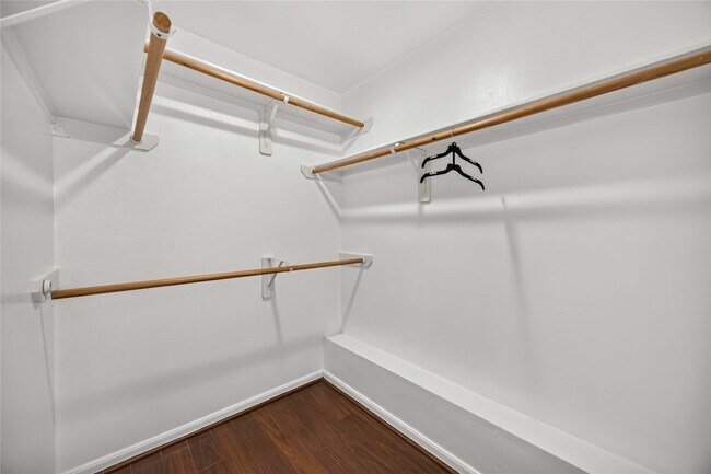 Building Photo - 12807 Canyon Echo Dr
