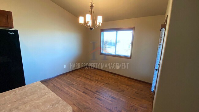 Building Photo - East Sioux Falls Twin Home