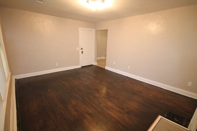 Building Photo - 356 Cliffside Dr