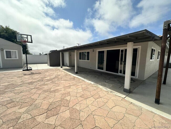 Building Photo - 819 Halecrest Dr