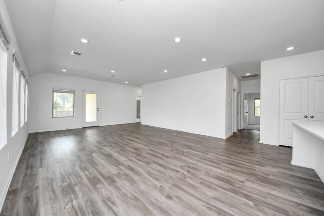 Building Photo - 1351 Antigua Dr
