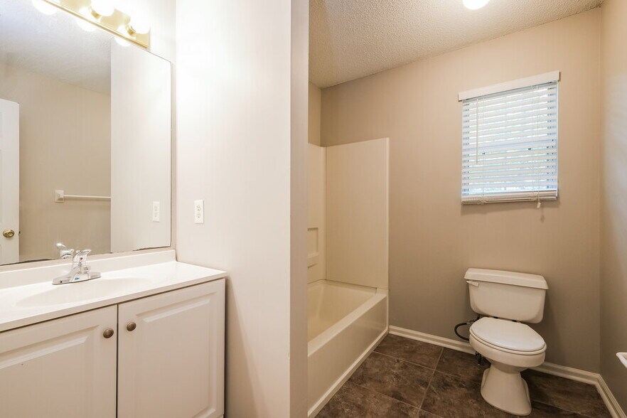 Building Photo - 6001 Colt Ridge Trail SE