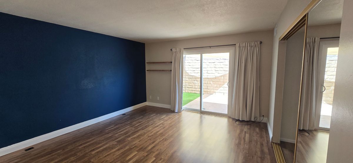 Building Photo - 751 Vía Los Santos