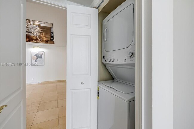 Building Photo - 20281 E Country Club Dr