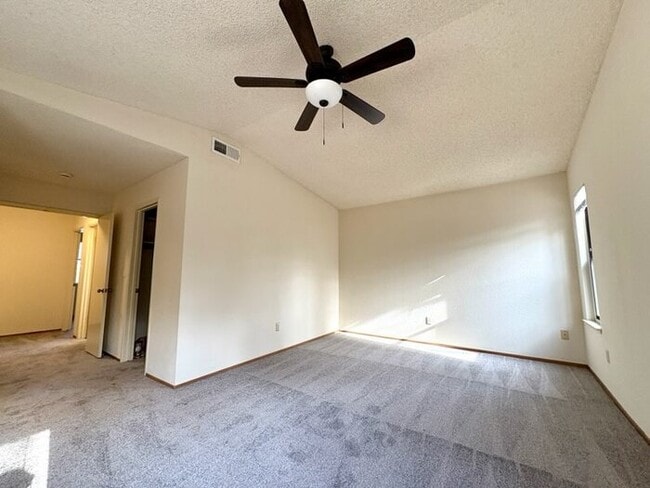 Building Photo - Beautiful Well Kept 3 bedroom for Rent - Folsom