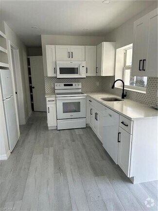 Building Photo - 5324 Floridan Ave