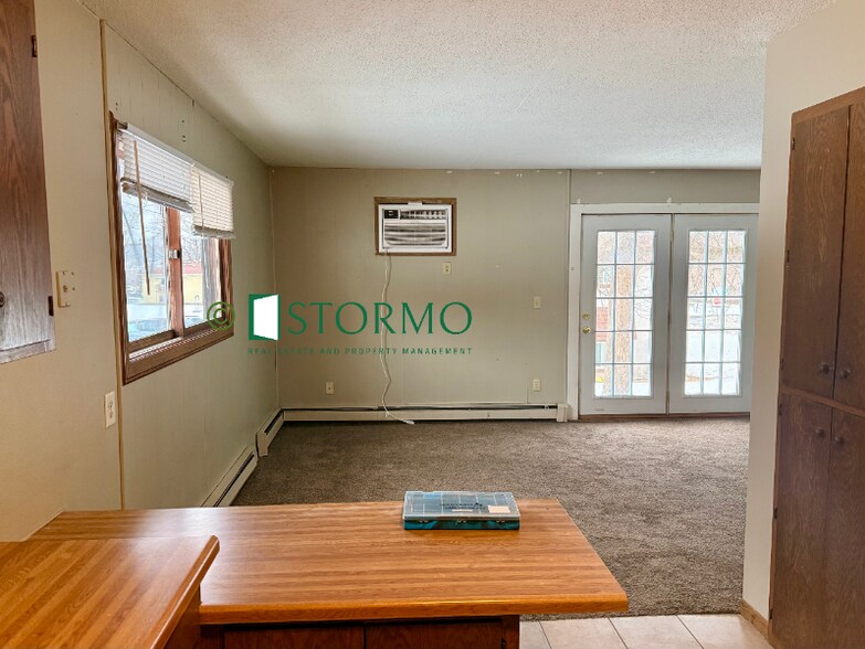 Building Photo - 519 14th St S