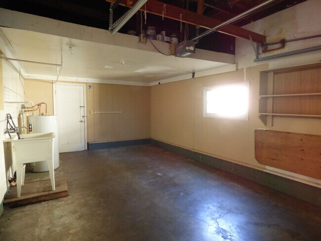 Building Photo - 2 BED 1 BATH COTTAGE IN SOUTH SALEM-OFF OF COMMERCIAL