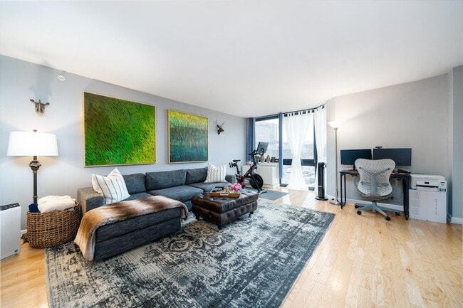 Building Photo - 700 Grove St