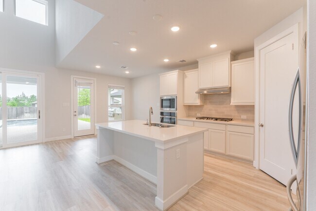 Building Photo - 146 Renodes Garden Ln