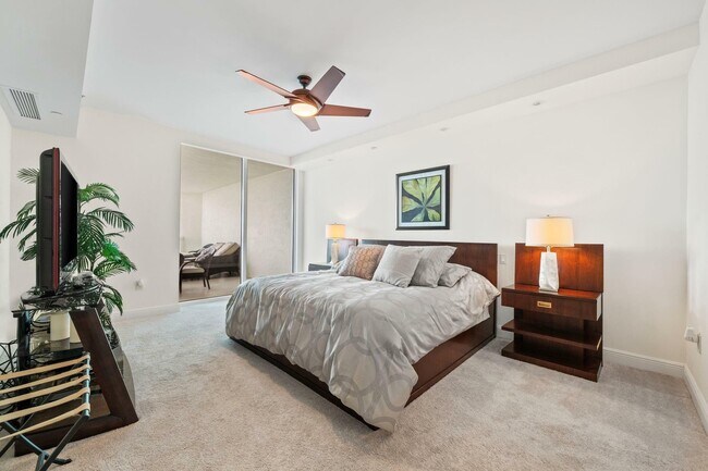 Building Photo - 101 S Fort Lauderdale Beach Blvd