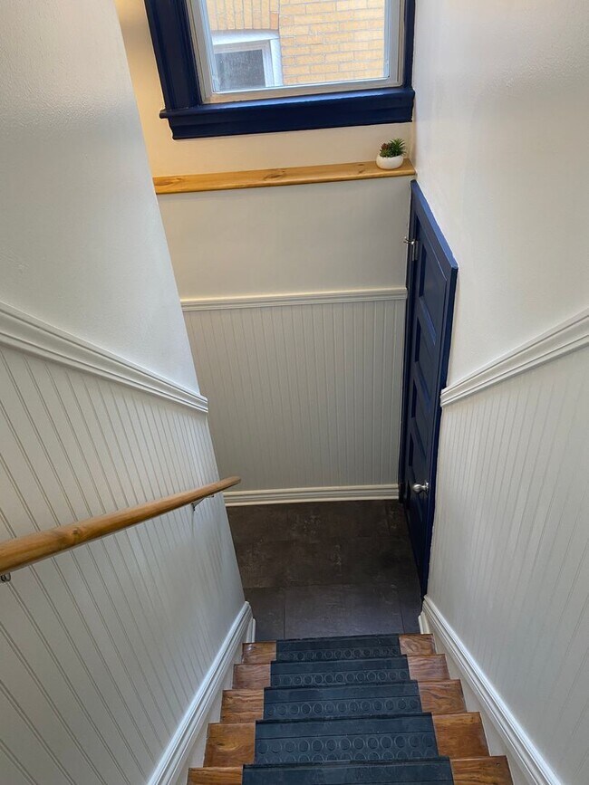 Building Photo - 192 Sheridan