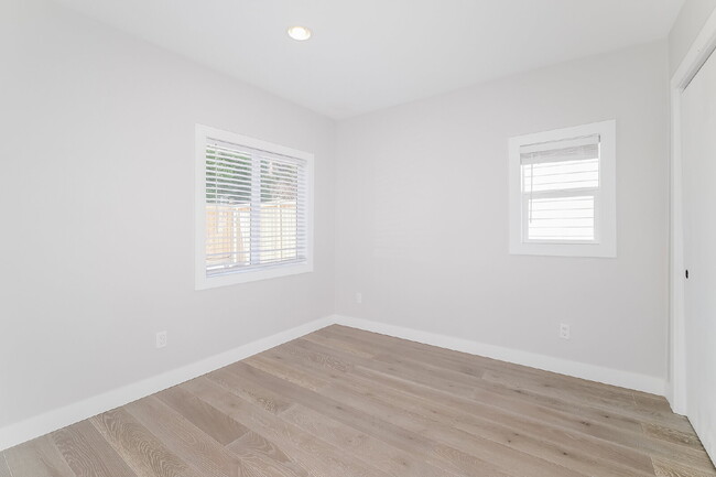 Building Photo - Stunning remodeled 4BD/3.5BA Seattle Craftsman with Solar, A/C & EV Charging for RENT- Available ...