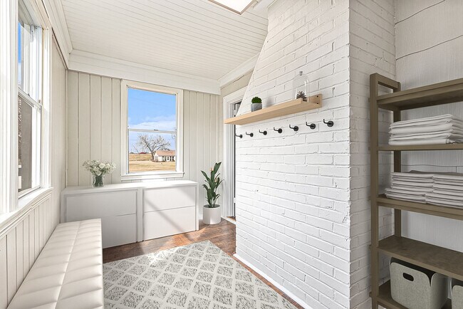 Building Photo - 701 9th Ave S