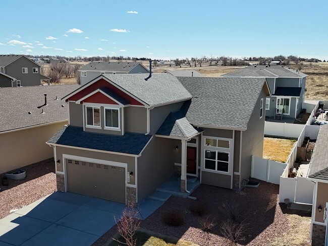 Building Photo - Amazing Cumberland Green home