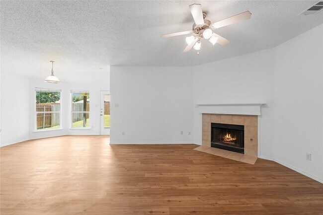Building Photo - 9825 Tyler Dr