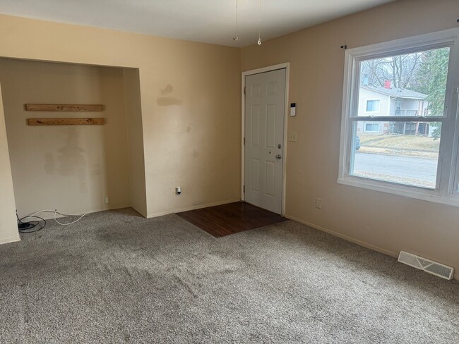 Building Photo - 1703 12th Ave