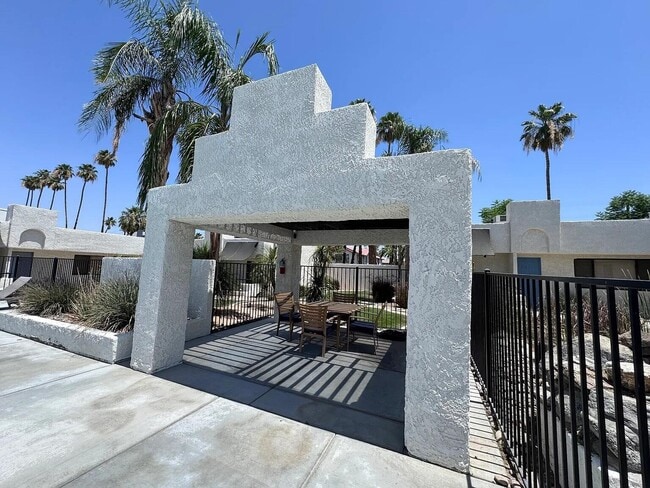 Building Photo - 45450 Sunrise Ln
