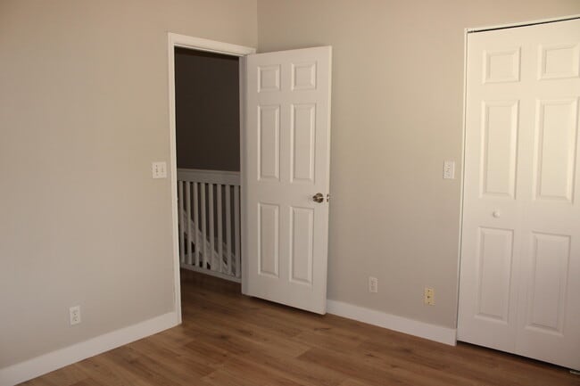 Building Photo - 6984 Stoney Creek Cir