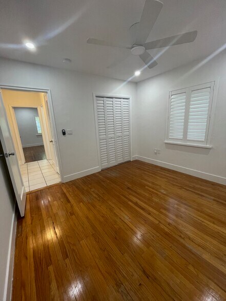 Building Photo - 2510 SW 27th St