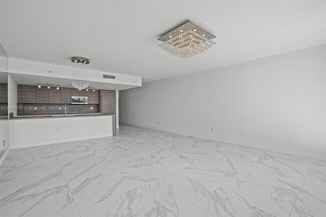 Building Photo - 400 Sunny Isles Blvd