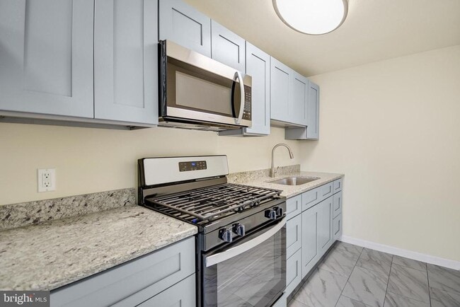 Building Photo - 666 Rively Ave